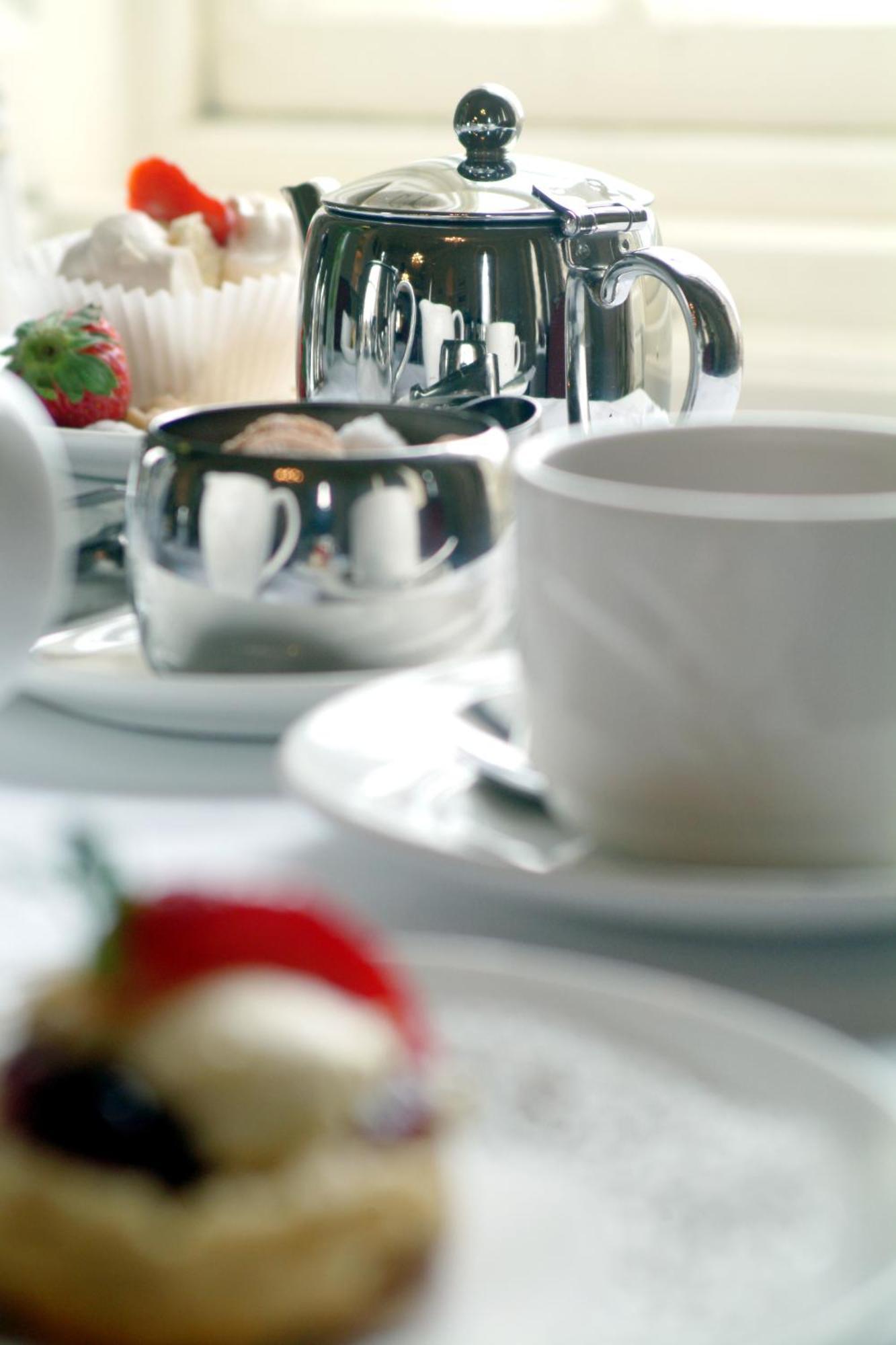 The Tontine Hotel Пийбълс Екстериор снимка