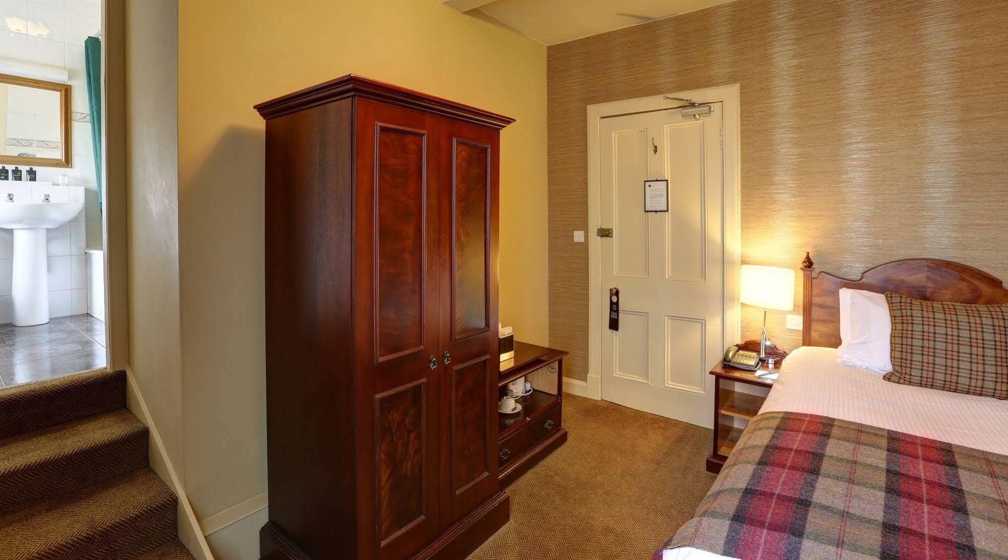 The Tontine Hotel Пийбълс Екстериор снимка